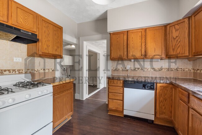 Building Photo - 330 N Edwards