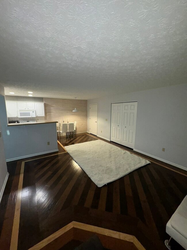 Building Photo - 5431 Cedar Springs
