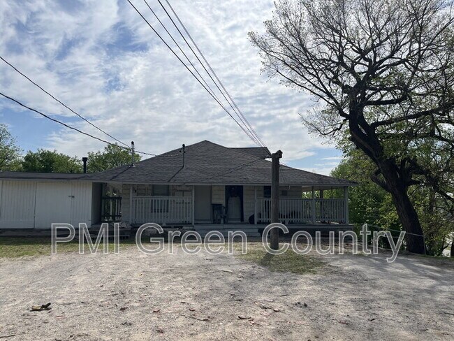 Building Photo - 100 N Franklin Ave