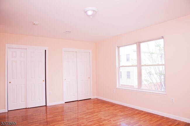 Foto del edificio - 111 Highland Ave