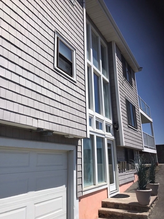 Building Photo - 8 Pebble Ave