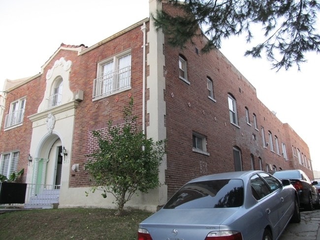Building Photo - 642 Plymouth Blvd