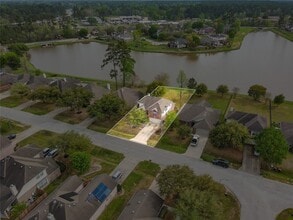 Building Photo - 9219 E Lakeside Dr