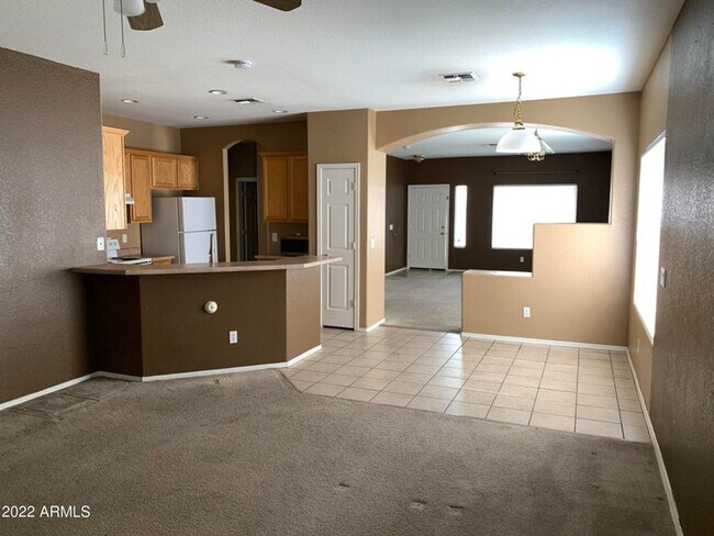Foto del edificio - Charming 4 bed, 2 bath home on the golf co...