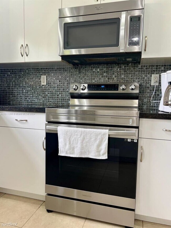 Foto del edificio - 3 br, 2.5 bath House - 333 NE 194th Lane 333