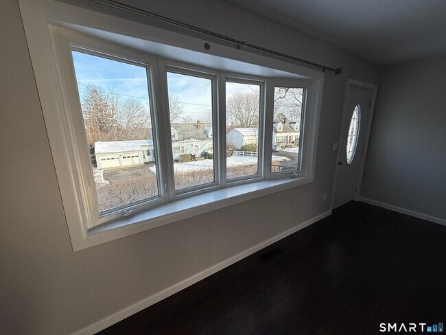 Foto del edificio - 7 Beechwood Dr