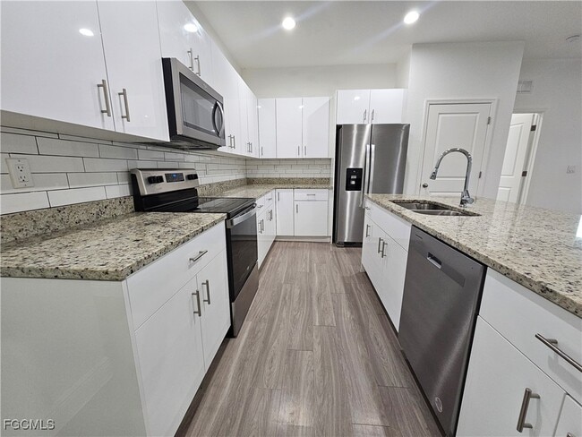 Foto del edificio - 8059 Sherwood Cir