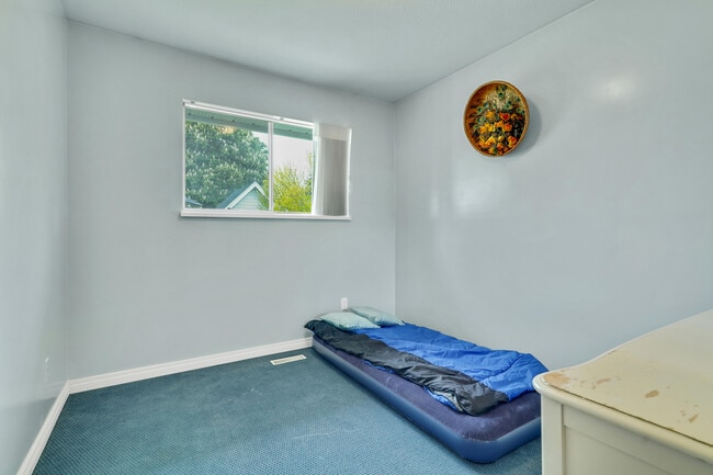 Building Photo - 17829 59 Av