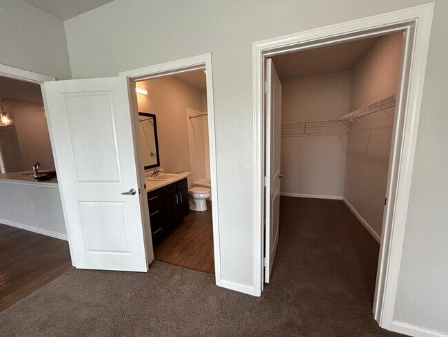 Foto del edificio - 2136 W 34th St