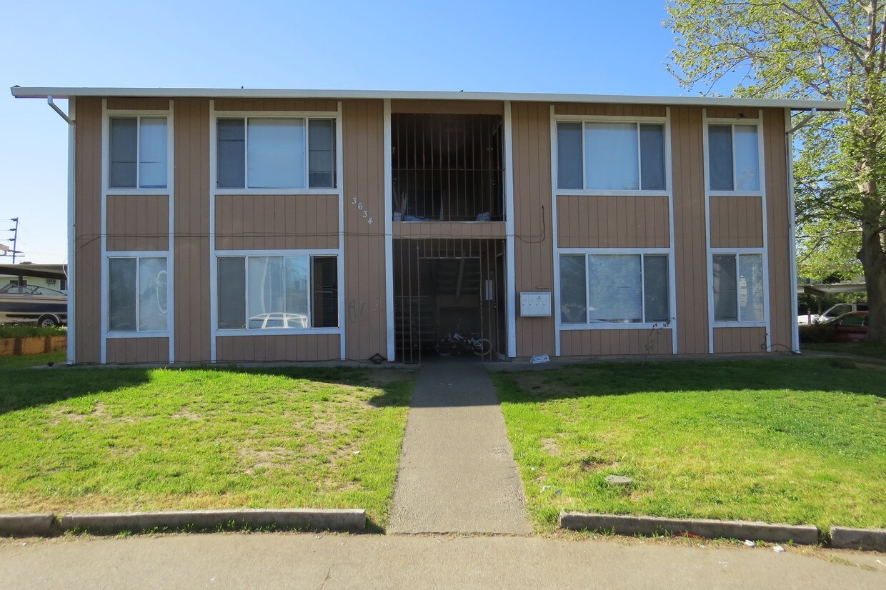 Building Photo - 3634 Bellinger Ct