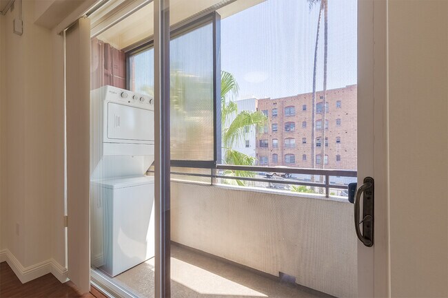 Foto del edificio - 345 S Gramercy Pl