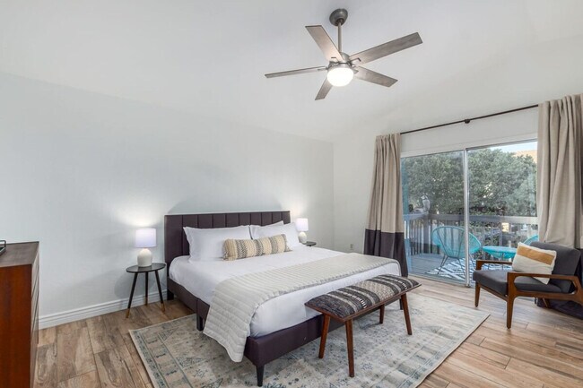 Foto del edificio - 2542 E Lynwood St
