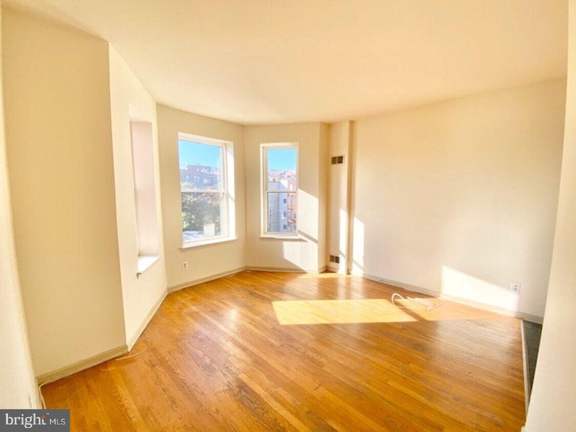 Foto principal - 1929 18th St NW