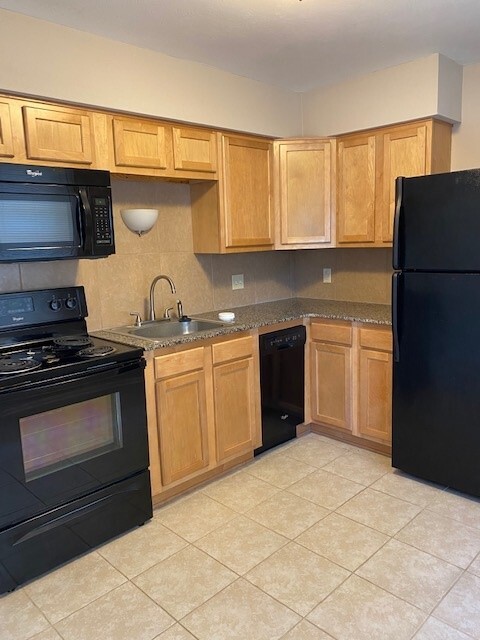 Kitchen - 3470 S 82nd St