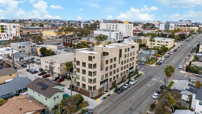 Building Photo - Fora