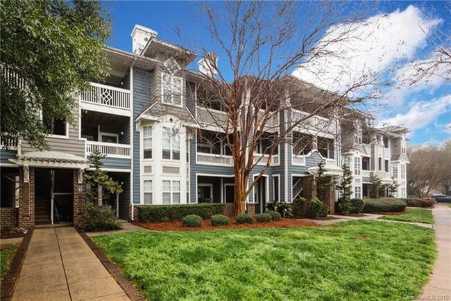 Building Photo - 525 Olmsted Park Plz