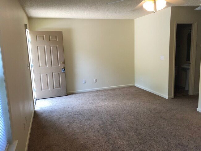 Foto del edificio - 5414 Talserwood Dr