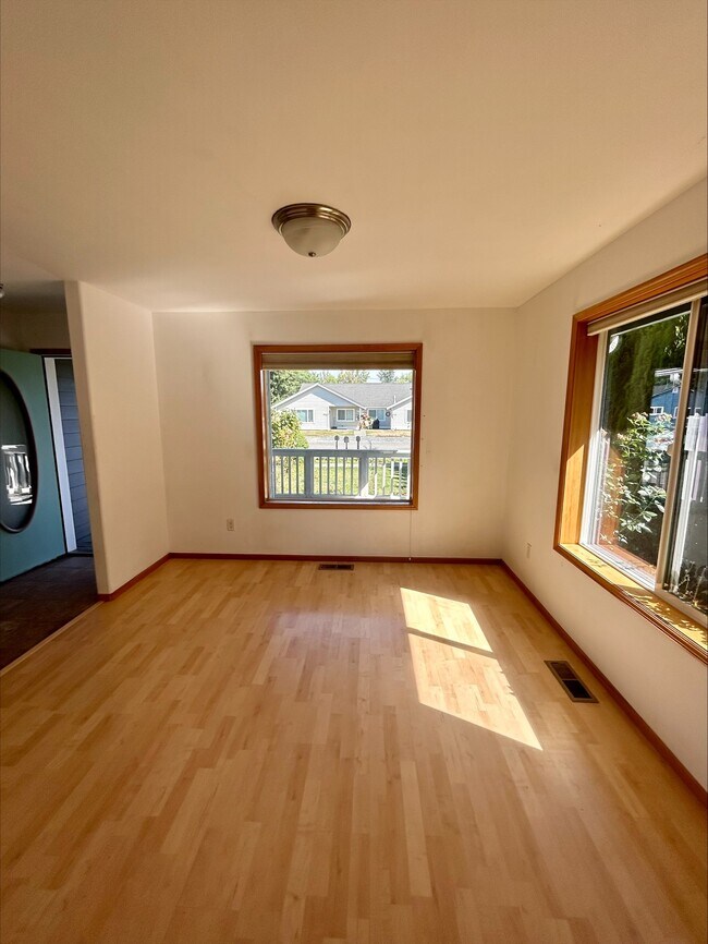 209 Noble St, Sumas, WA 98295 House Rental in Sumas, WA