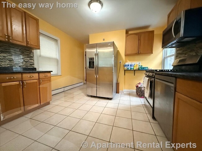 Building Photo - 741 Somerville Ave