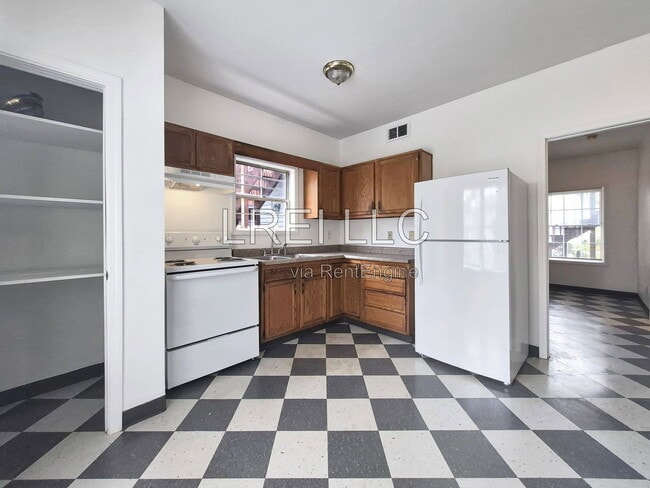 Photo - 705 M Street Apartment