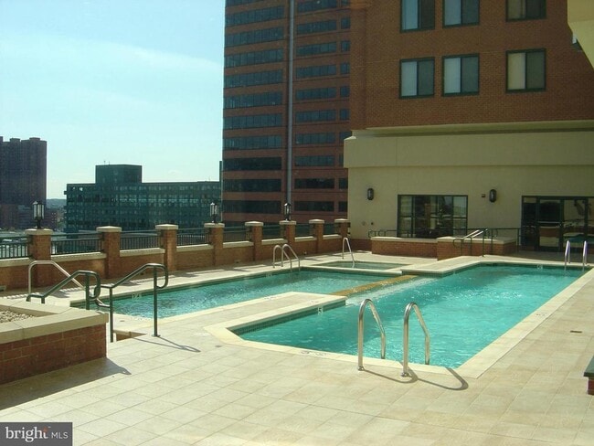 Building Photo - 414 Water St