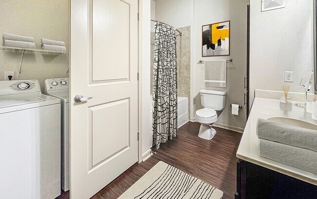 Building Photo - 206 McGowen St