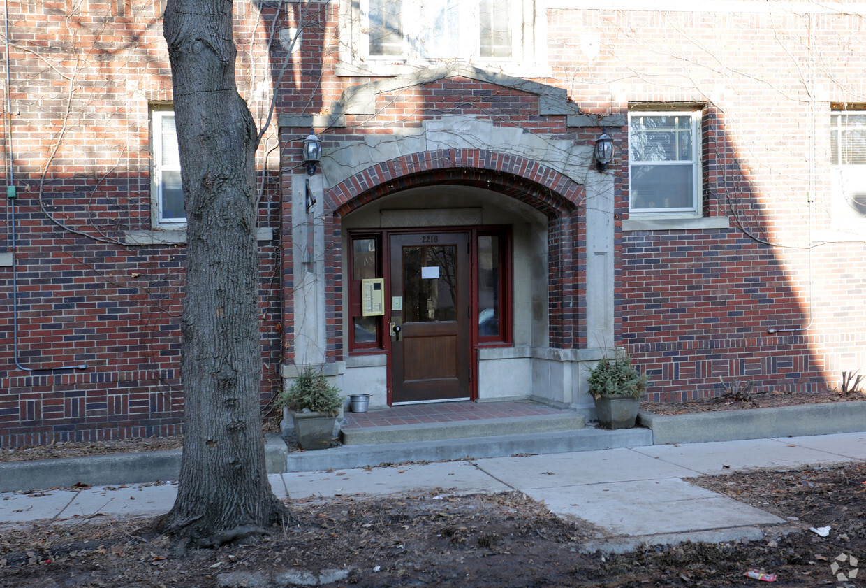 Building Photo - 2212-2216 Garfield Ave S