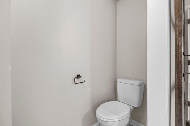Building Photo - 3 Bedroom 2 Bathroom 2 Stall Garage Boone IA