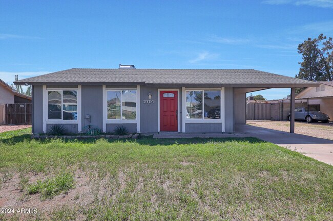 Building Photo - 2701 E Villa Rita Dr