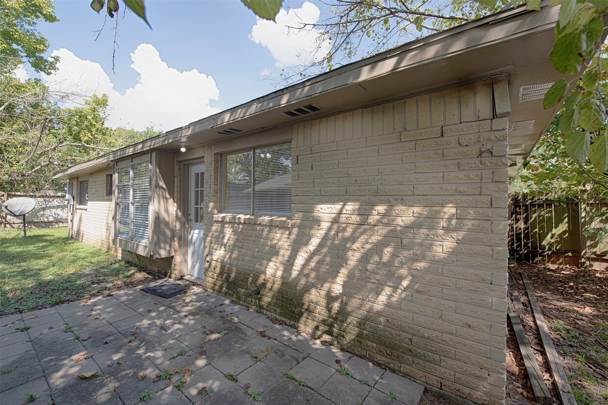 Foto del edificio - 4843 Beechaven St