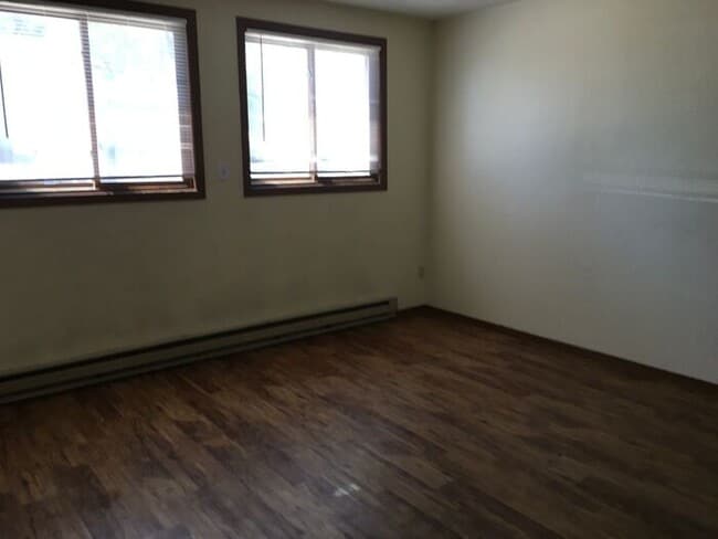 Building Photo - Adorable 2 Bed/1 Bath Apartment in North L...