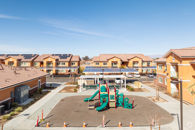 Building Photo - Mojave View