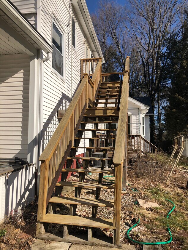 19 Glendale St Unit B, Easthampton, MA 01027 Apartments in