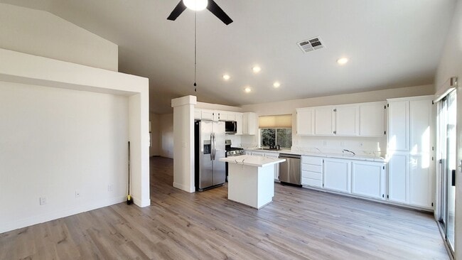 Building Photo - 4825 White Aspen Ave