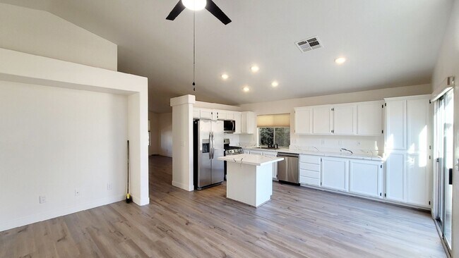 Foto del edificio - 4825 White Aspen Ave