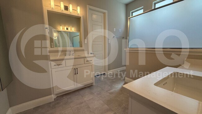 Foto del edificio - 3508 Covedale Blvd