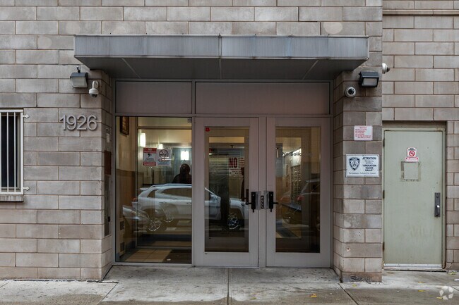 Foto de entrada - Crotona Senior Apartments