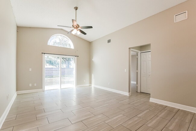 Building Photo - 2970 Stillwater Dr