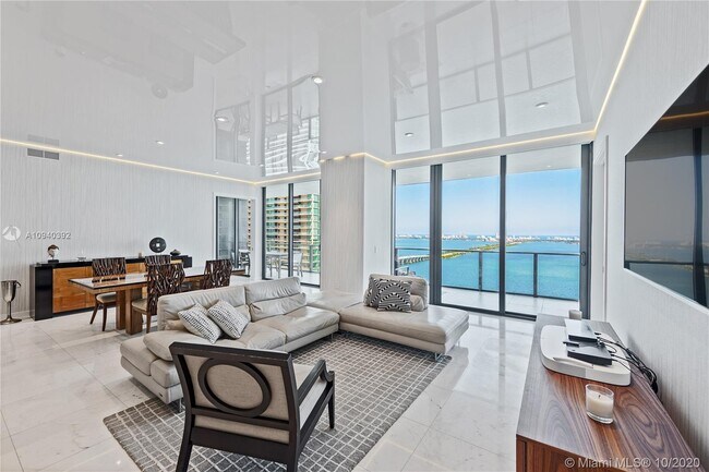 Foto del edificio - 480 NE 31st St