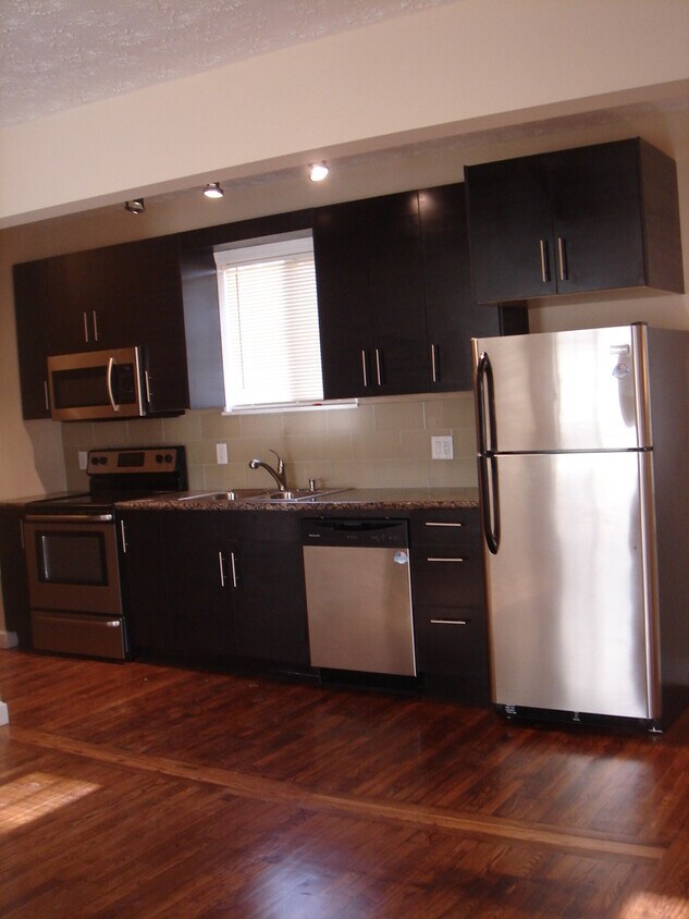 Primary Photo - 263 S Monroe Ave