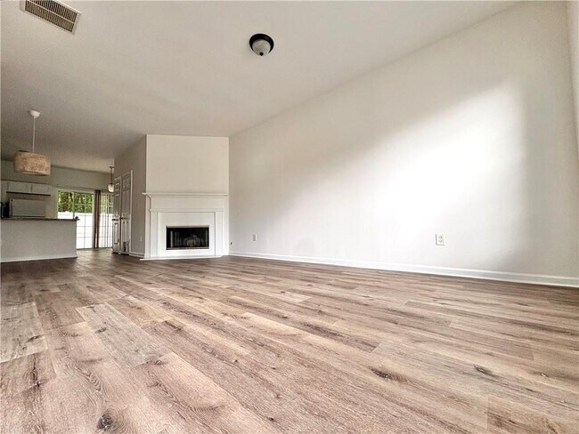 Building Photo - 1581 Cove Creek Cir