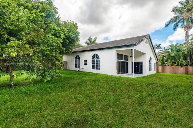 Building Photo - 10418 Brasilia St