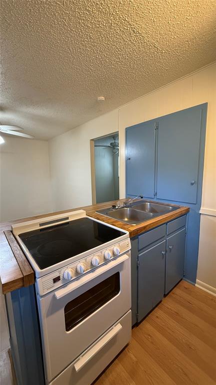 Foto del edificio - 2711 Hemphill Park