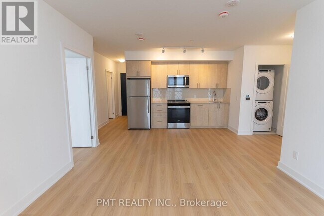 Photo du bâtiment - 2545 Simcoe St N