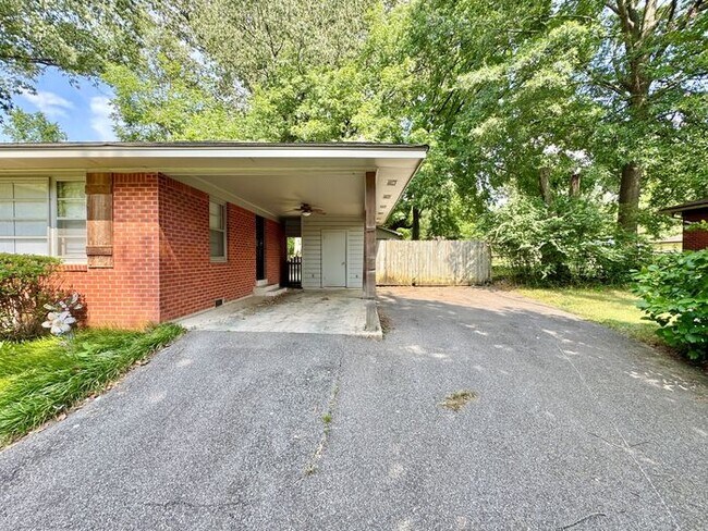 Foto del edificio - 3078 Chaucer Ln