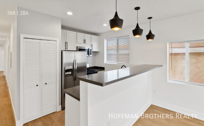 Foto del edificio - 4539 St Charles Pl