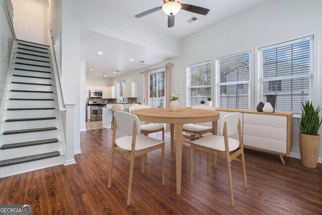 Foto del edificio - 244 Windcroft Cir NW