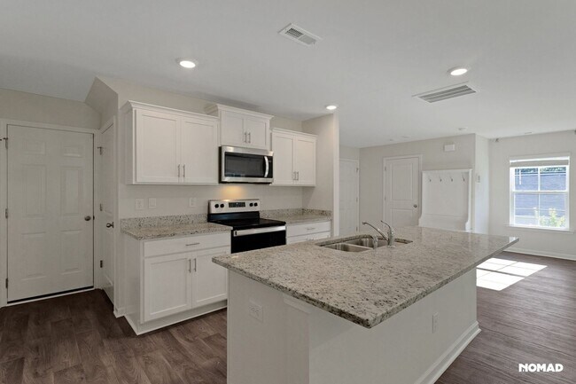 Foto del edificio - Charming 4BR House in Greensboro