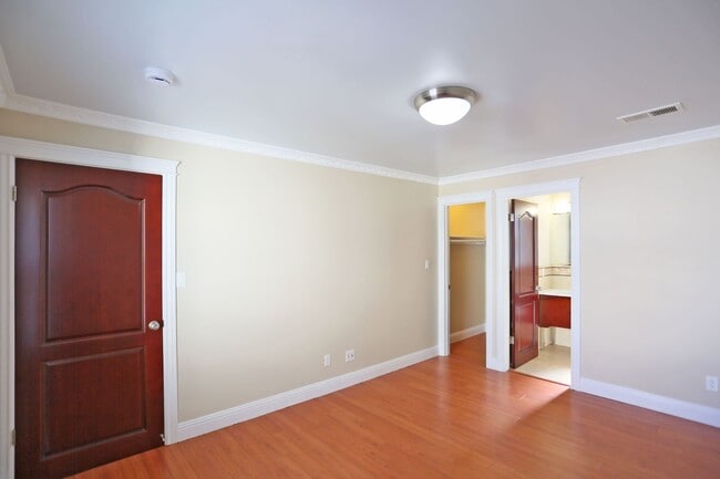 Building Photo - 373A - 5th Avenue