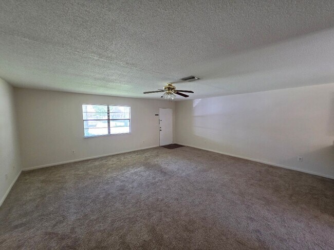 Foto del edificio - 2 Bedroom 2 Bathroom Edgewater Home